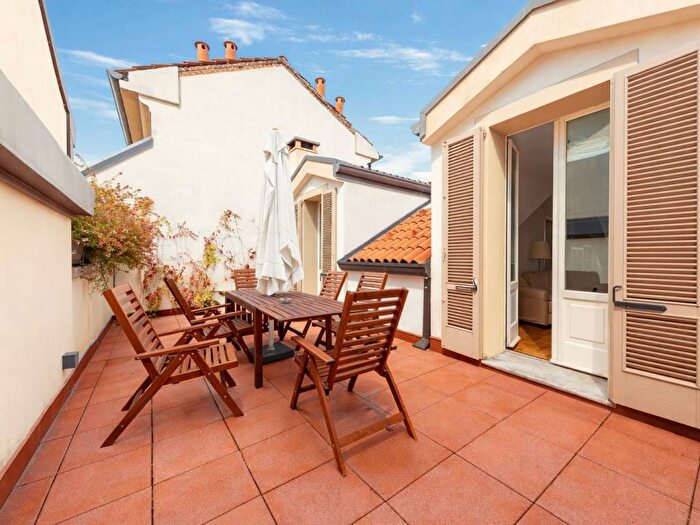 Appartamento trilocale in affitto in Via Elia Lombardini, Navigli Darsena, Milano