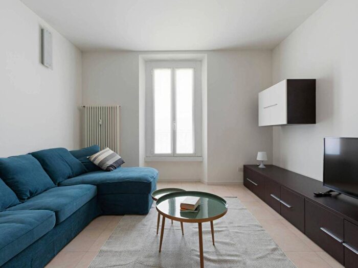 Appartamento trilocale in affitto in Via Pietro Borsieri, Isola, Milano