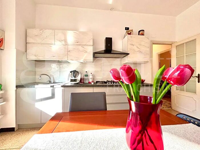 Appartamento trilocale in vendita in Passo delle Brignoline, Genova