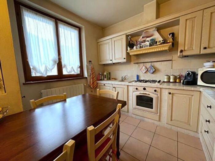 Appartamento quadrilocale in vendita in Via Monsignor Bartolomeo Verzeroli, Cene