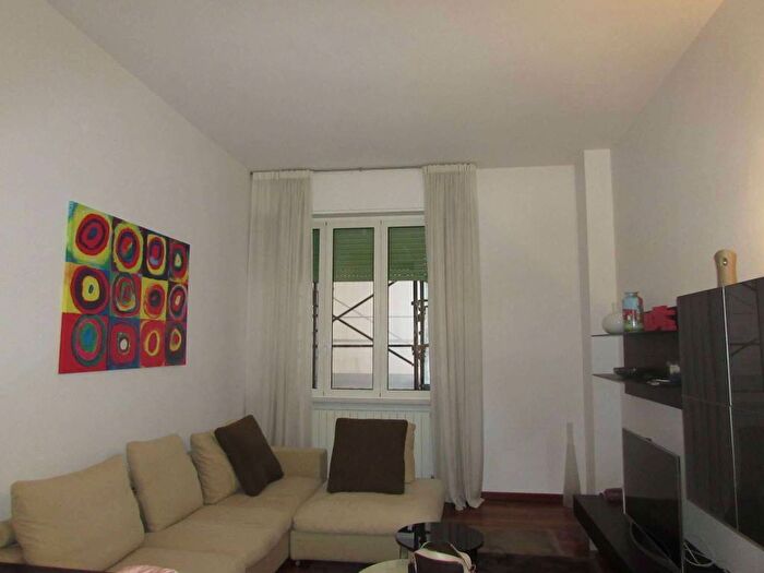 Appartamento trilocale in affitto in Corso Giuseppe Garibaldi, Moscova, Milano