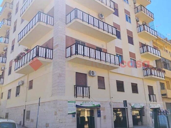 Appartamento trilocale in affitto in via paolo pellicanò e, Centro Storico, Reggio Calabria