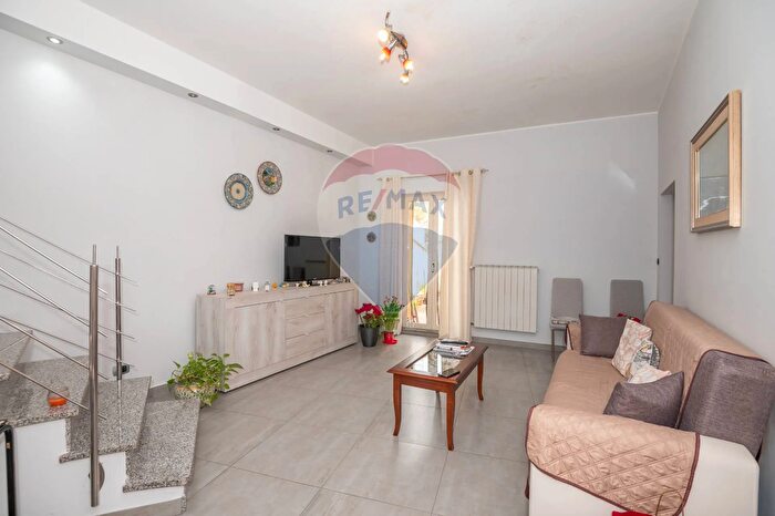 Casa con 5 locali in vendita in Via Ragona, Caltagirone