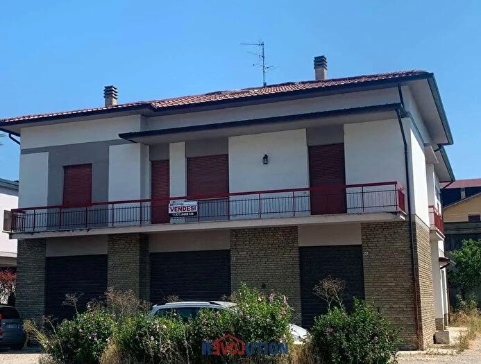 Casa con 7 locali in vendita in Via Francesco Baracca Città di Castello Pg Italia, Citta Di Castello