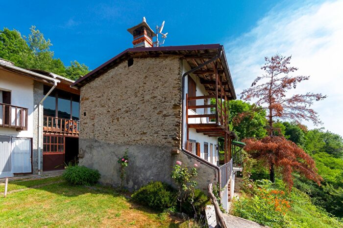 Casa quadrilocale in vendita in Via Bergera, Bagnolo Piemonte