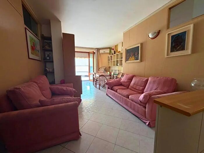 Appartamento trilocale in vendita in Via Lamarmora, Pesaro