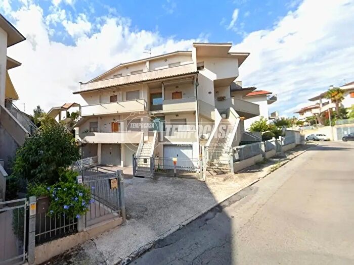 Appartamento con 6 locali in vendita in Via dei Mandorli, Montemarciano