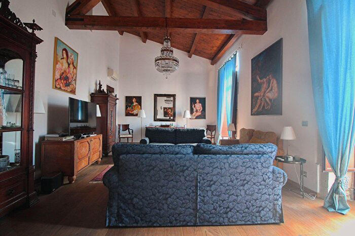 Appartamento con 5 locali in vendita in Corso Umberto, Siracusa