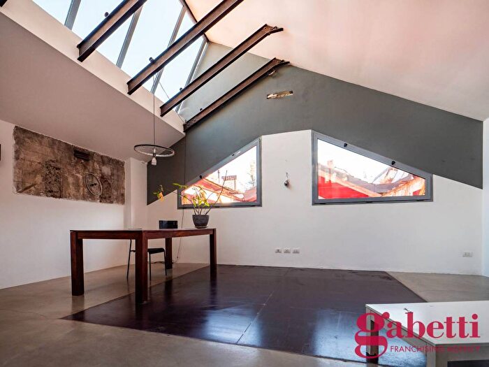 Appartamento trilocale in affitto in Via Tucidide, Ortica, Milano