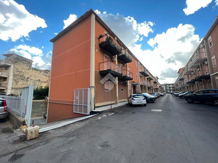 Appartamento quadrilocale in vendita in Via Niccolò Candela, Palermo