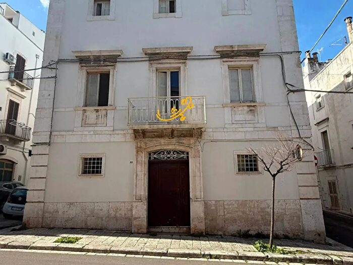 Appartamento con 12 locali in vendita in Viale Aldo Moro, Castellana Grotte