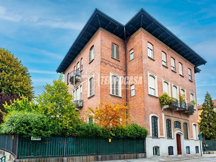Appartamento con 10 locali in vendita in Torino