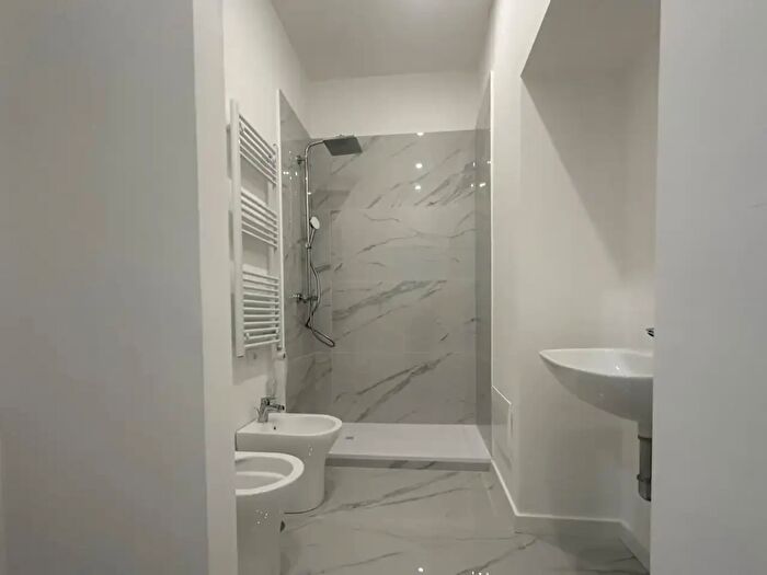 Appartamento trilocale in vendita in Via Po, Roma