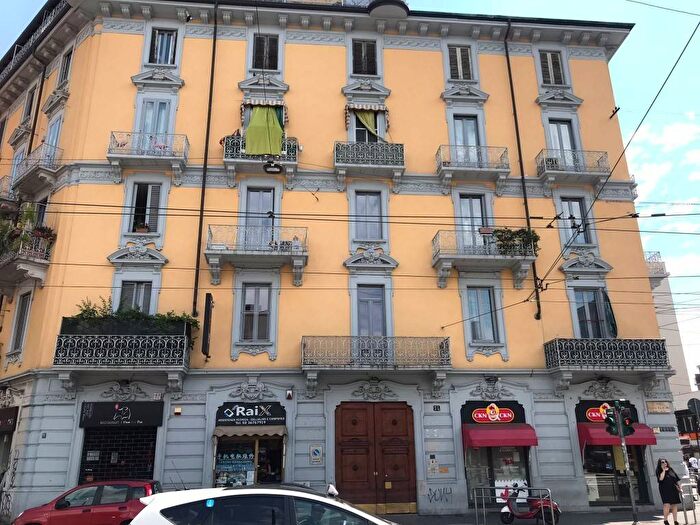 Appartamento trilocale in affitto in Isola, Milano