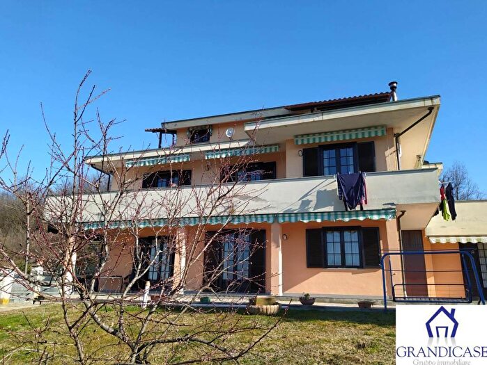 Casa con 10 locali in vendita in Regione Borgiona, Rivalba