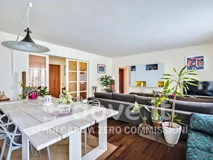 Appartamento con 6 locali in vendita in Via Antonio Rossellino, Prato