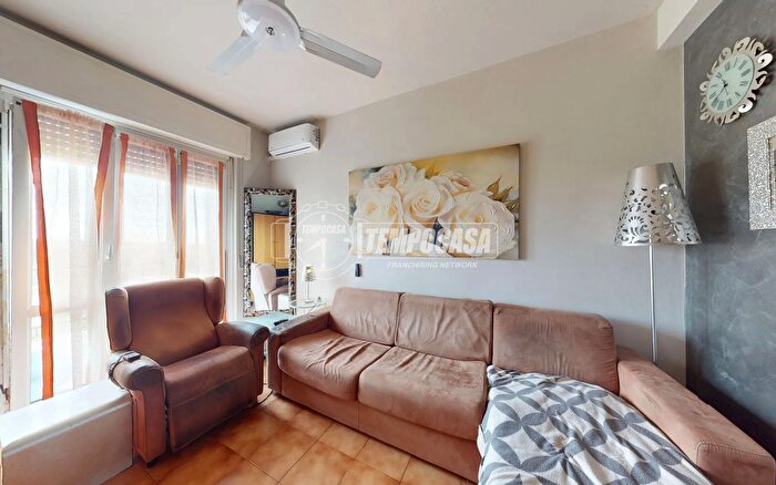 Appartamento trilocale in vendita in Via Benedetto Croce, Besana In Brianza