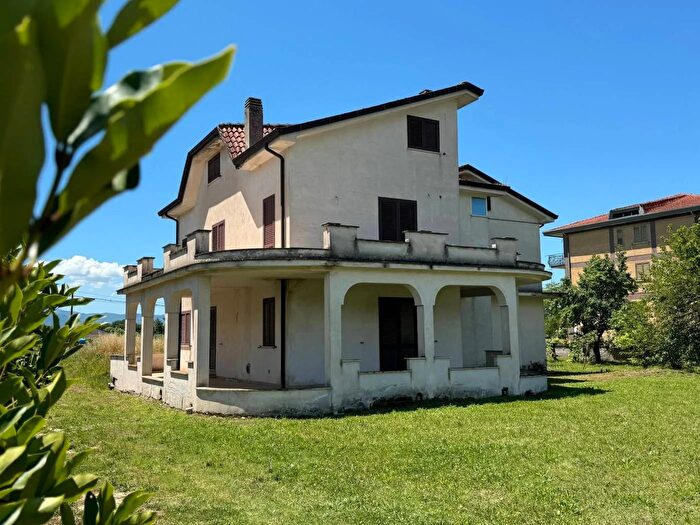 Casa con 15 locali in vendita in Via Casilina Sud Roccasecca, Roccasecca