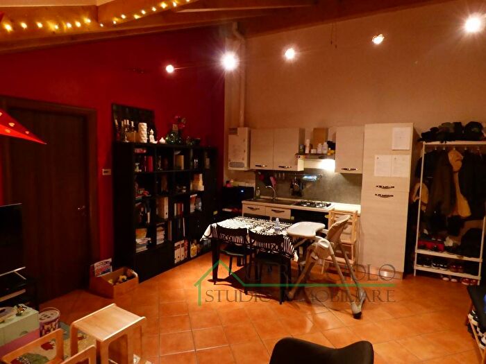 Casa bilocale in affitto in Via Novembre, Centro, Bollate