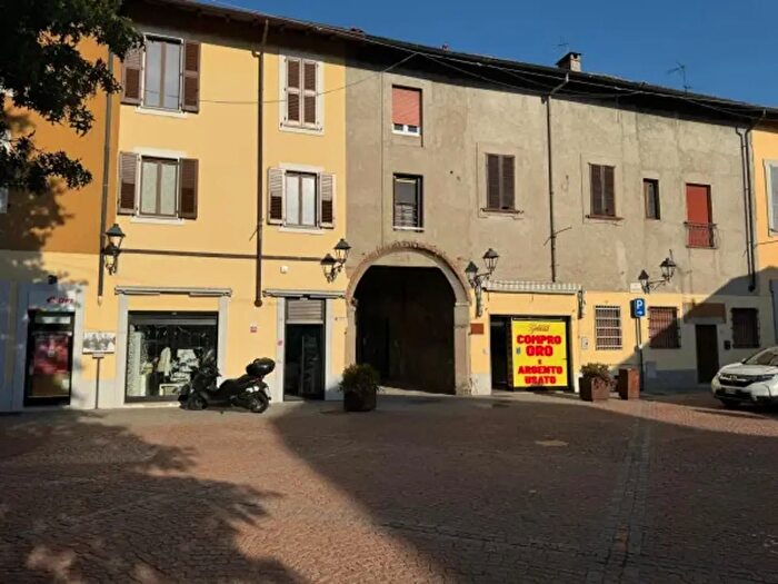 Appartamento trilocale in vendita in Via Giuseppe Garibaldi, Cornaredo