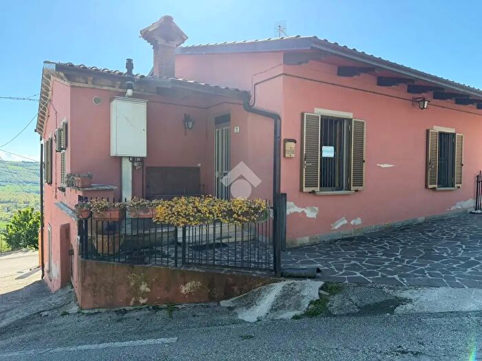 Casa quadrilocale in vendita in Strada dei Lozzi, Gubbio