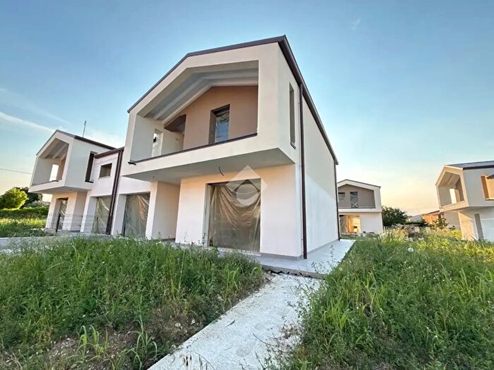 Casa monolocale in vendita in Via Monte Santo, Istrana