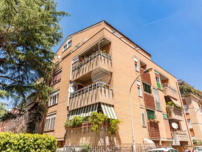 Appartamento trilocale in vendita in Via Dego, Roma