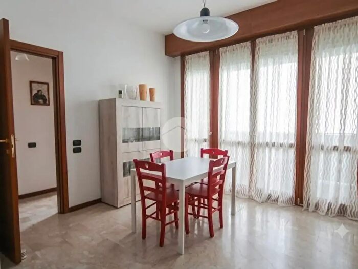 Appartamento trilocale in vendita in Via Bruno Buozzi, Sovico