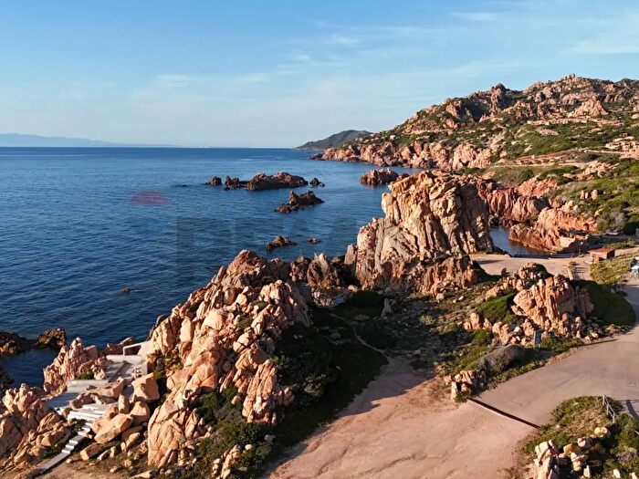 Appartamento trilocale in vendita in Trinità dAgultu e Vignola