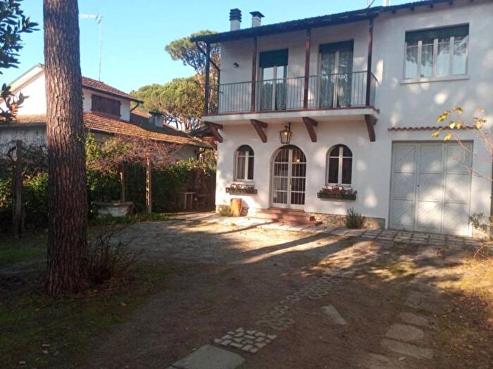 Casa con 5 locali in affitto in Viale Giacomo Matteotti, Milano Marittima, Cervia