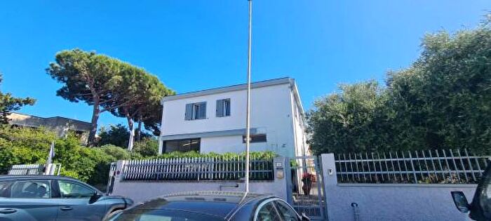 Casa con 6 locali in vendita in Piombino