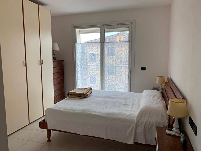 Appartamento trilocale in affitto in Via Giovan Battista Costa, Malamocco, Venezia