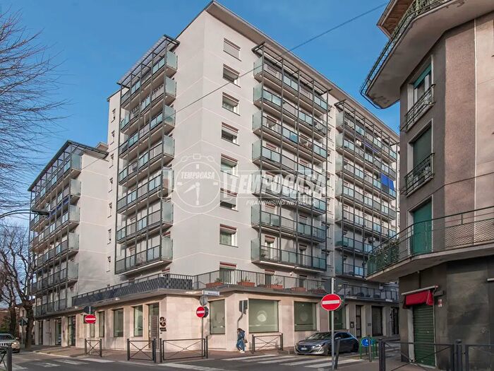 Appartamento trilocale in vendita in Limbiate