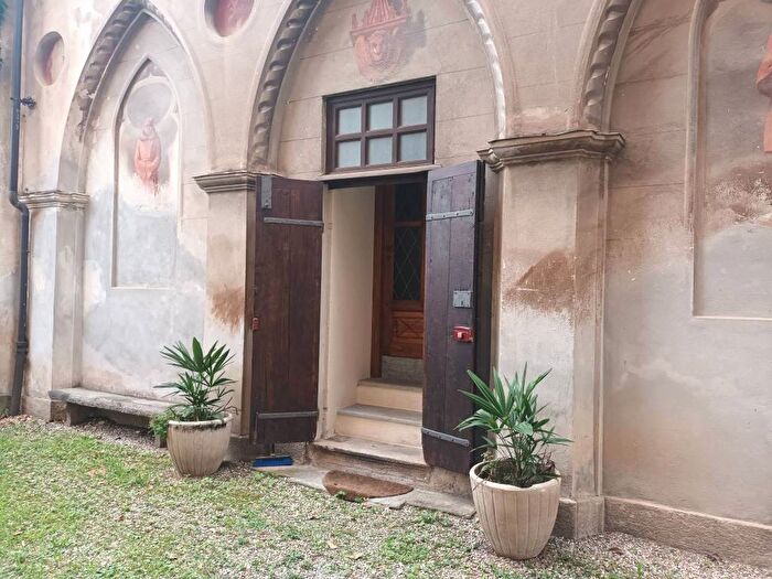 Appartamento quadrilocale in affitto in Via Vicolo Castello, Centro, Envie
