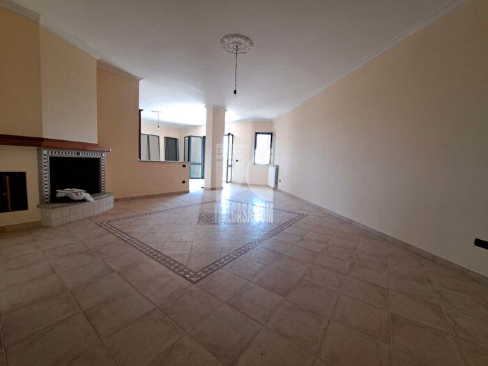 Appartamento quadrilocale in vendita in Via degli Arbusti, Crotone