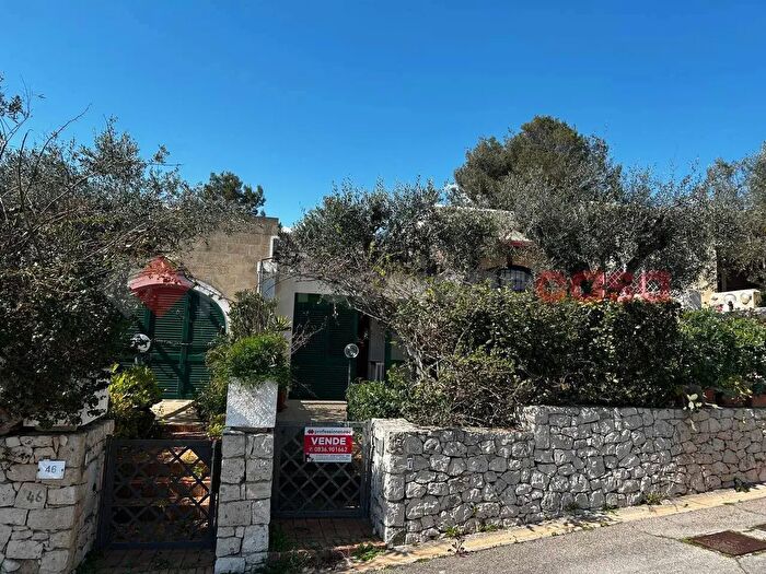 Casa trilocale in vendita in Via Paolo Borsellino, Santa Cesarea Terme