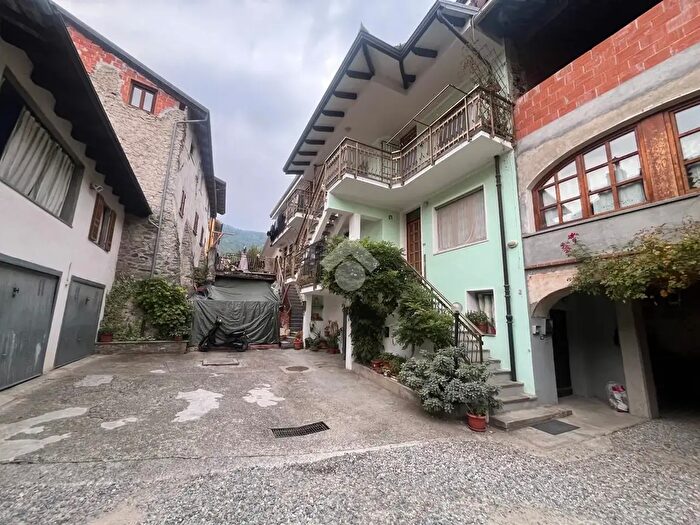 Appartamento quadrilocale in vendita in Via Vittorio Veneto, Lessolo