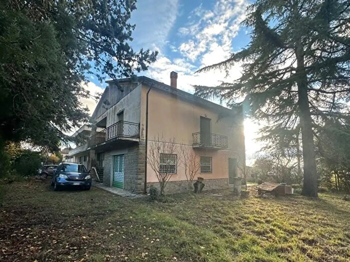 Casa con 5 locali in vendita in Castiglion Fiorentino