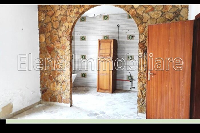 Appartamento con 7 locali in vendita in Alcamo