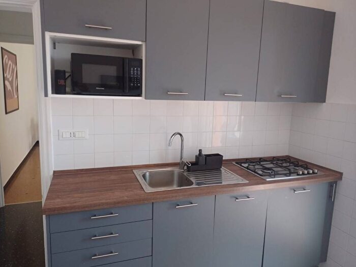 Appartamento trilocale in affitto in Via Sibilla Mertens, Sturla, Genova