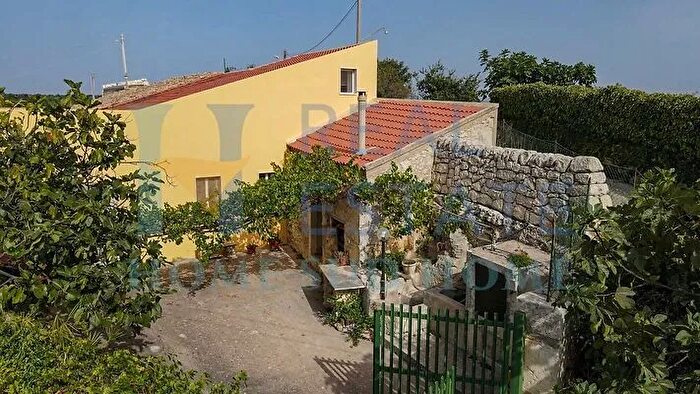 Casa in vendita in Noto, Gela