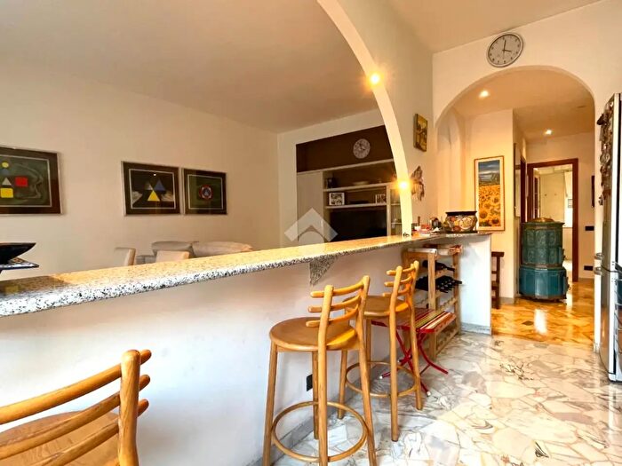 Appartamento trilocale in vendita in Via Errico Petrella, Milano