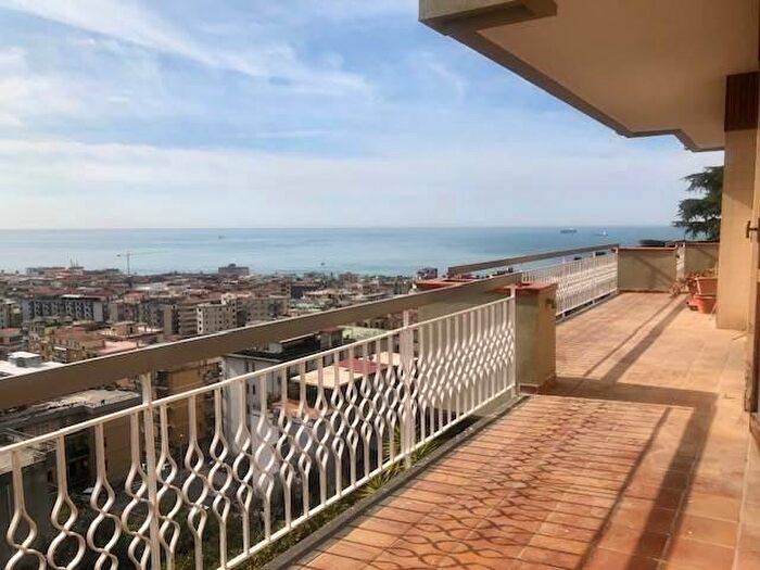 Appartamento con 6 locali in vendita in Viale delle Ginestre, Salerno