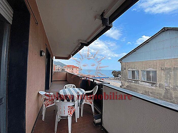 Appartamento quadrilocale in affitto in Piazza Maggio, Centro, Varazze