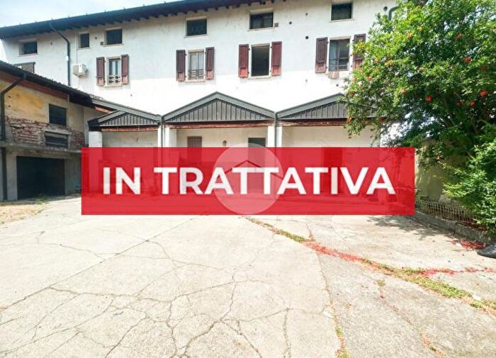 Appartamento trilocale in vendita in Via Commenda, Bassano Bresciano
