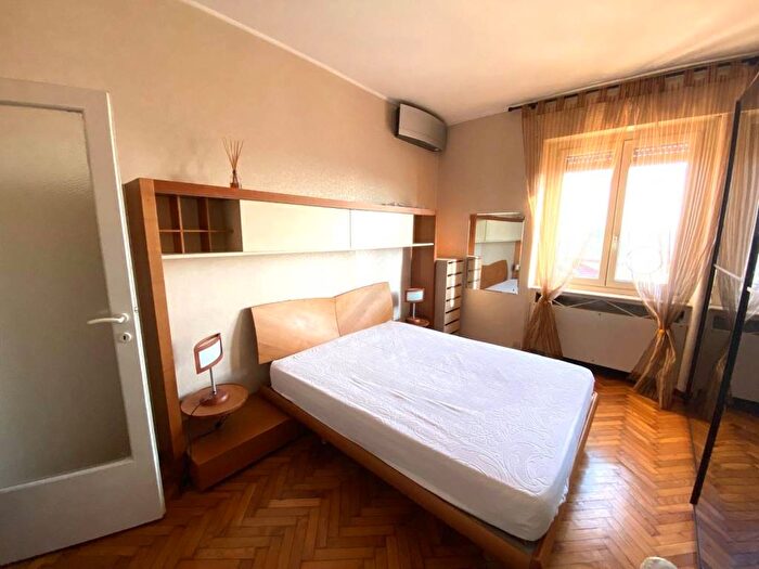 Appartamento trilocale in affitto in Viale Lucania, Corvetto, Milano