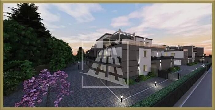 Appartamento quadrilocale in vendita in Via Tassoni, Reggio Emilia