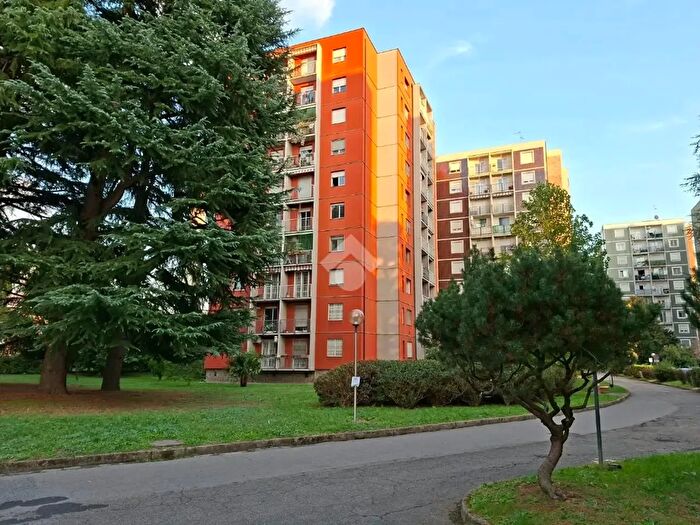 Appartamento quadrilocale in vendita in Via Alessandro Litta Modignani, Milano