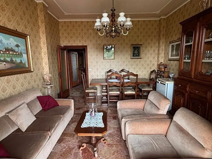 Appartamento quadrilocale in vendita in Via San Giusto, Scandicci