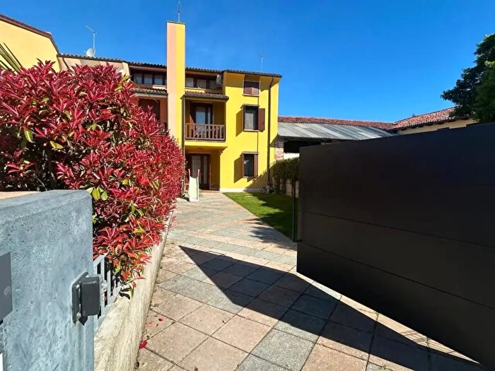 Casa con 6 locali in vendita in Castelfranco Veneto